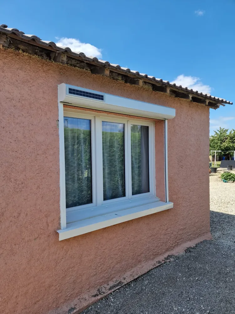 Pose de fenêtre à Haudainville